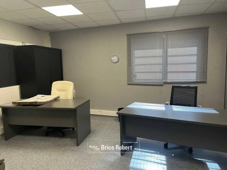 Bureau dans Bourg-en-Bresse à louer - Photo du bâtiment - Image 3 de 6