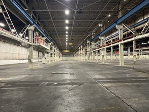 1000-5000 Commerce Cir, Trafford, PA for lease Interior Photo- Image 2 of 6