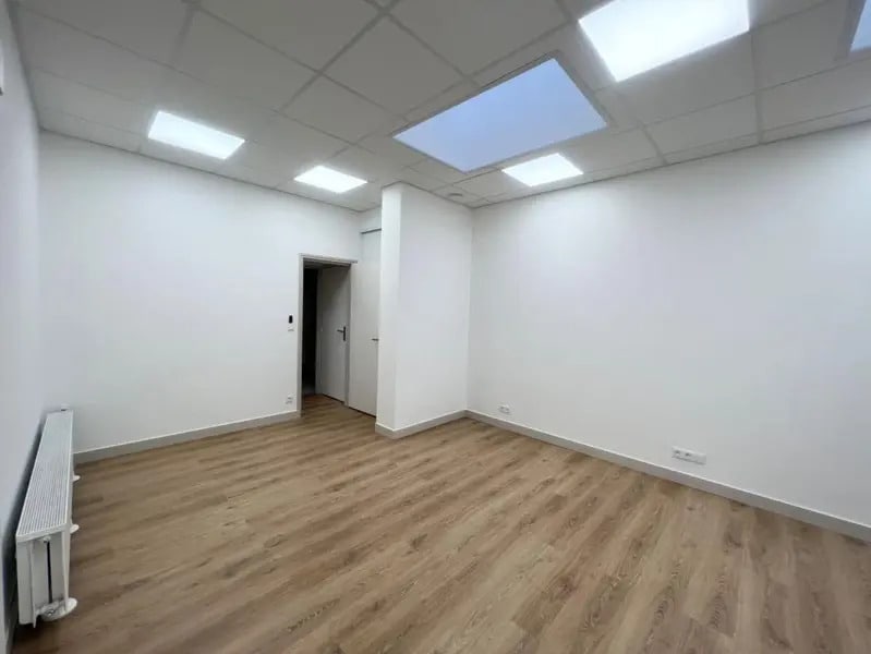 57 Rue De La Convention, Paris for lease Interior Photo- Image 1 of 5