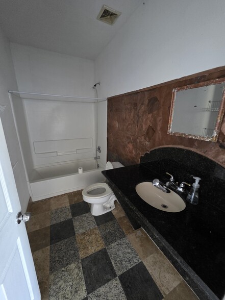 14543 Highway 105 W, Conroe, TX à louer - Photo intérieure - Image 3 de 6