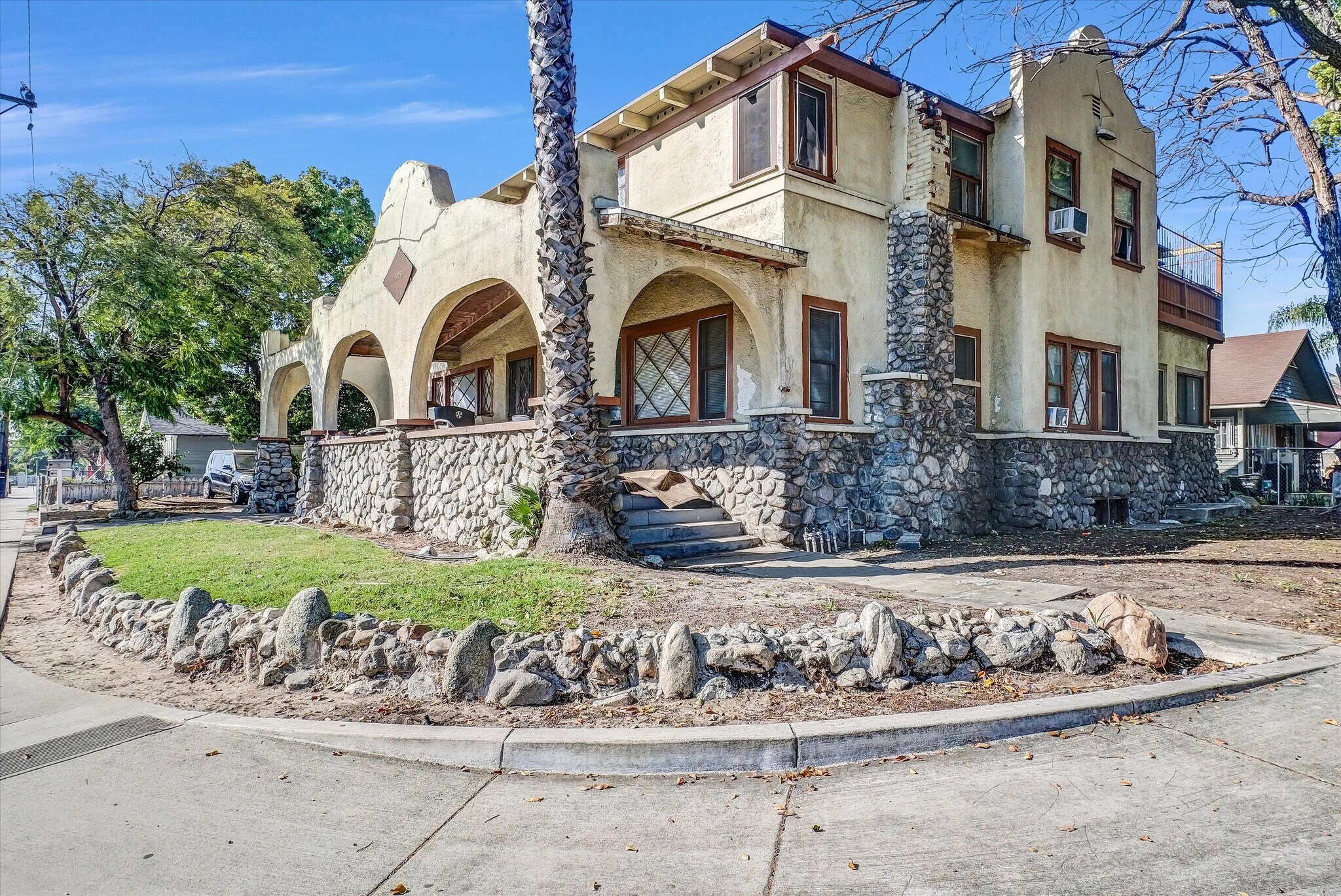 593 N San Antonio Ave, Pomona, CA à vendre Photo principale- Image 1 de 14