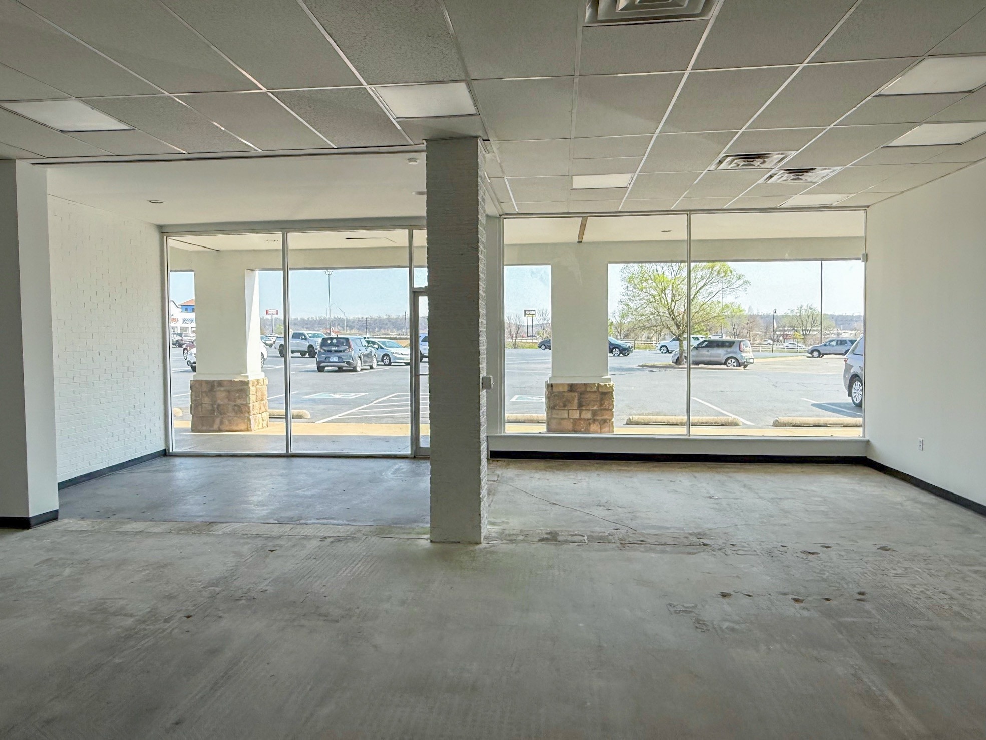 406-546 Plaza Ct, Sand Springs, OK for lease Interior Photo- Image 1 of 10