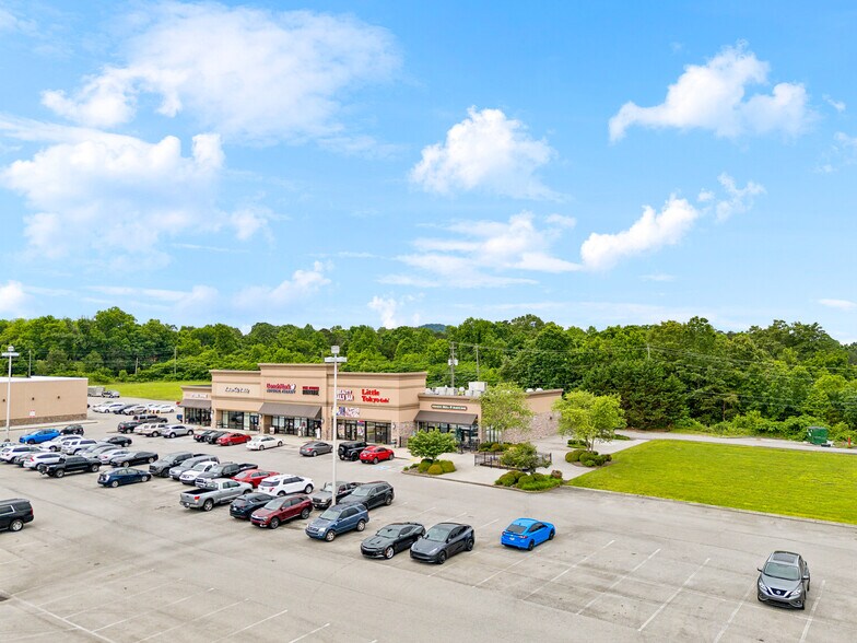 Chapman Hwy, Knoxville, TN à louer - Photo du bâtiment - Image 3 de 11