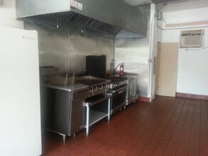 2134-2140 9th Ave N, Saint Petersburg, FL for lease Interior Photo- Image 2 of 11