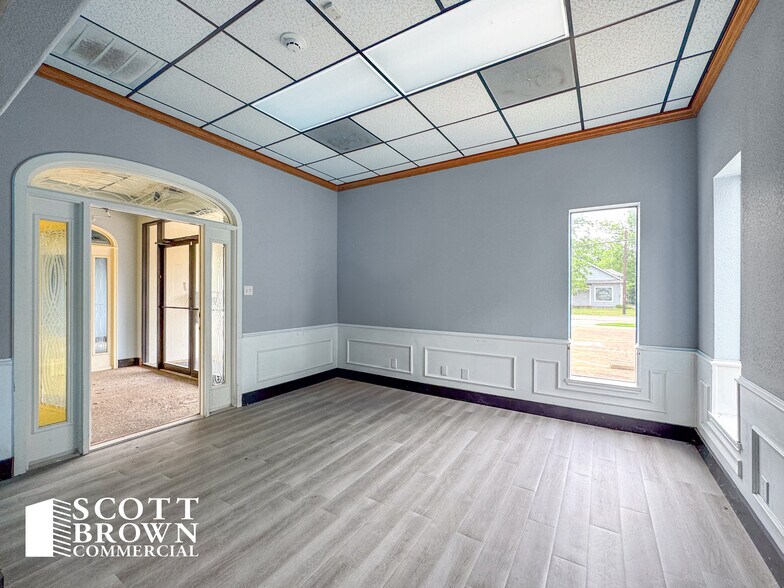 1103 Elm, Denton, TX à louer - Photo du bâtiment - Image 3 de 5