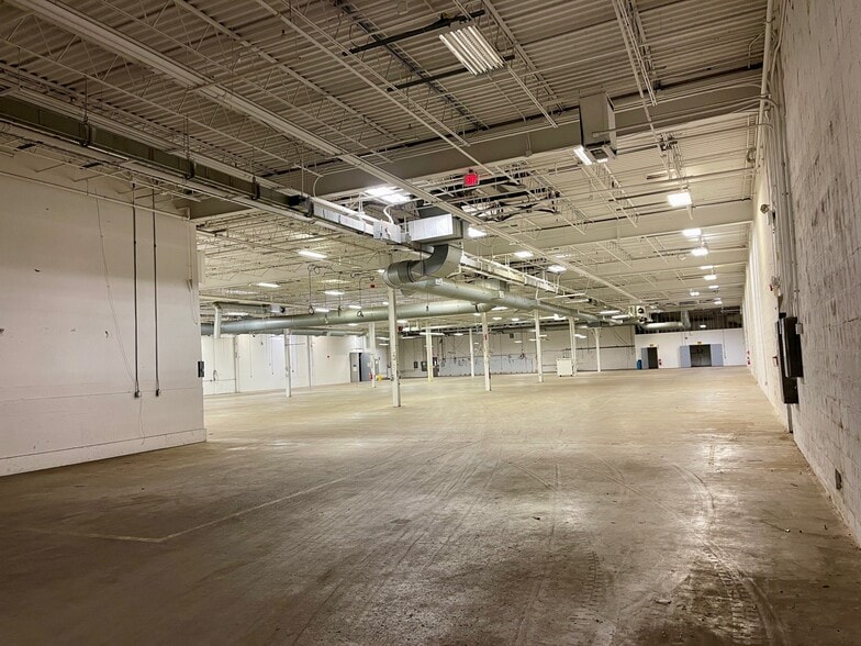 32 Industrial Dr, Exeter, NH for sale - Building Photo - Image 3 of 10