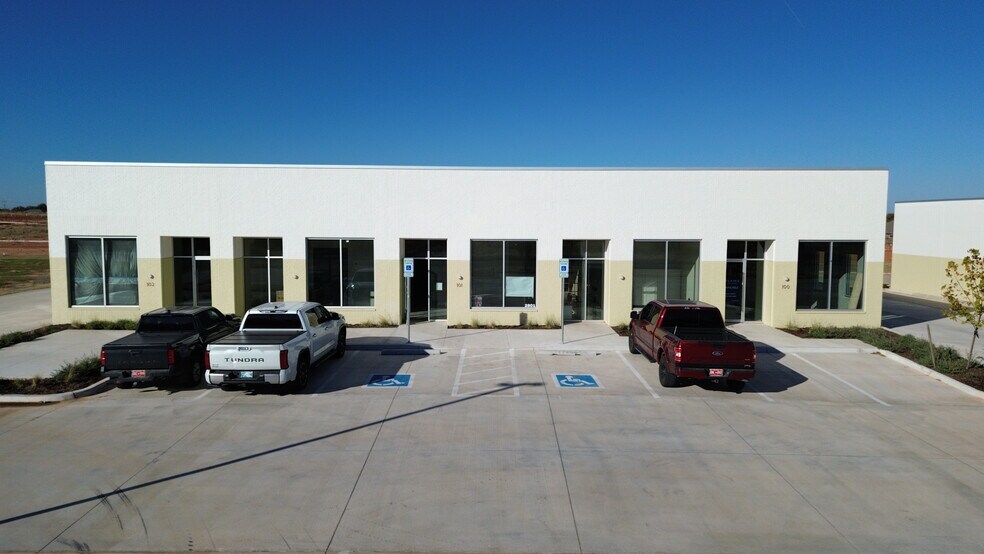 2725-2801 S Mustang Rd, Yukon, OK à louer - Photo du bâtiment - Image 2 de 7