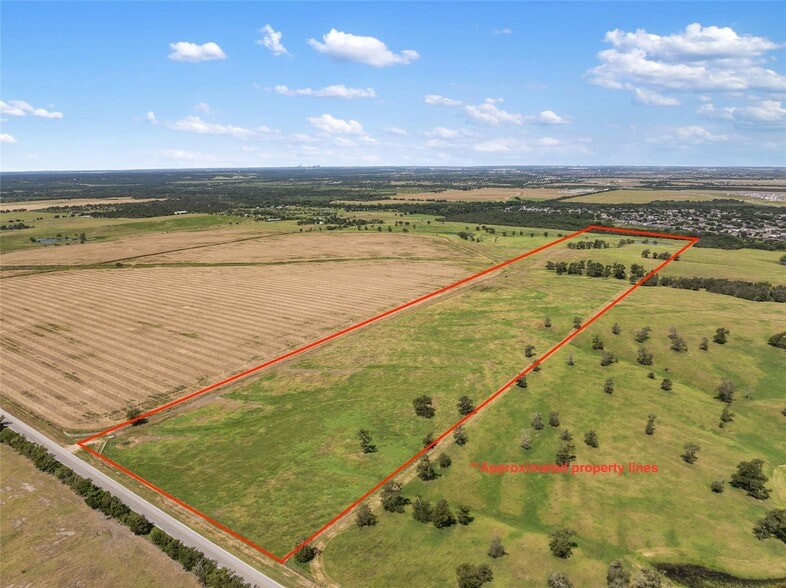12500 County Line Rd, Elgin, TX à vendre - Photo du bâtiment - Image 2 de 5