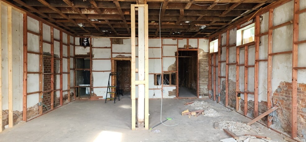5262 Bouldercrest Rd, Ellenwood, GA for sale - Building Photo - Image 2 of 10