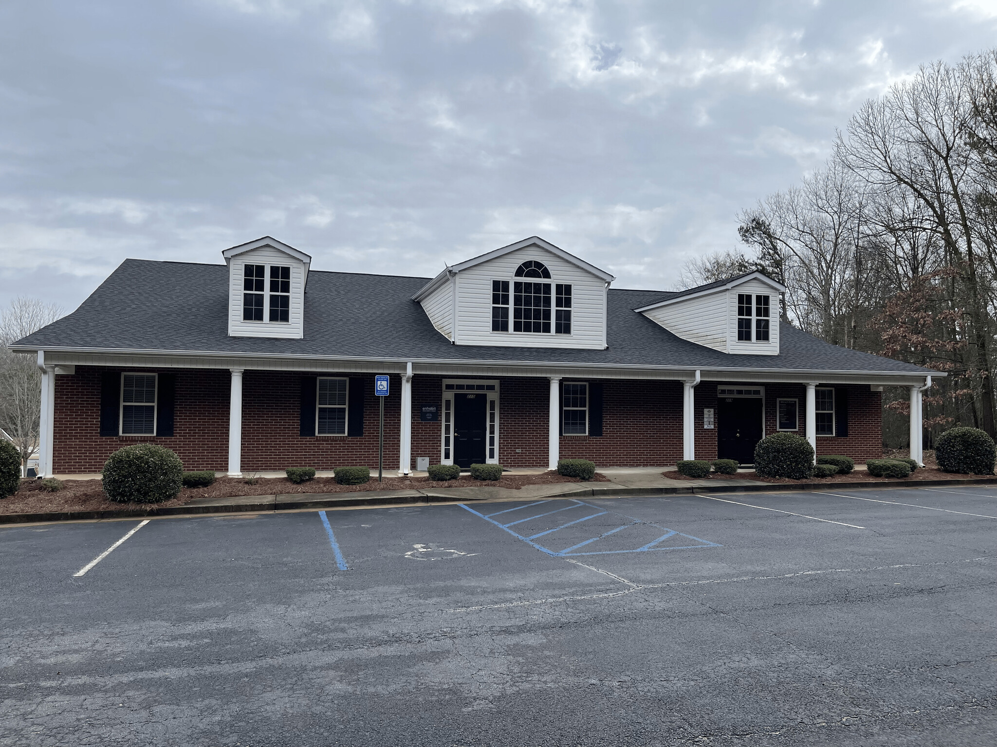 215 Mercer Pl, Commerce, GA for lease Primary Photo- Image 1 of 25