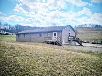 Plus de détails pour 544 Green Tree Rd, Kittanning, PA - Bureau à vendre
