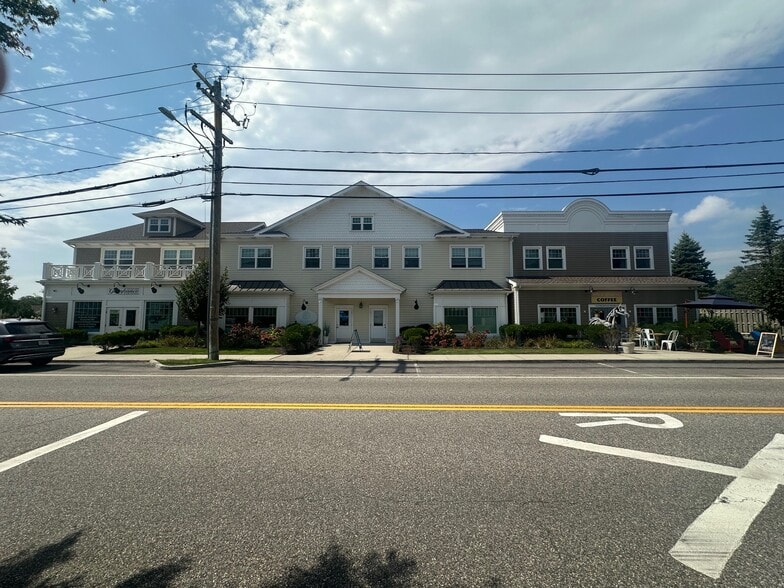 41 N Phillips Ave, Speonk, NY for lease - Building Photo - Image 1 of 13