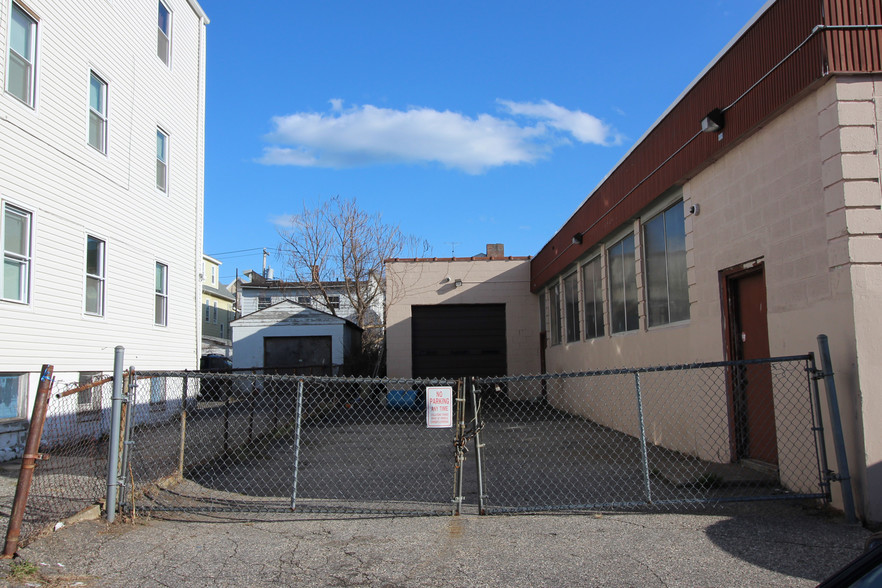 61 Mckinley Ave, Bridgeport, CT for sale - Building Photo - Image 1 of 1