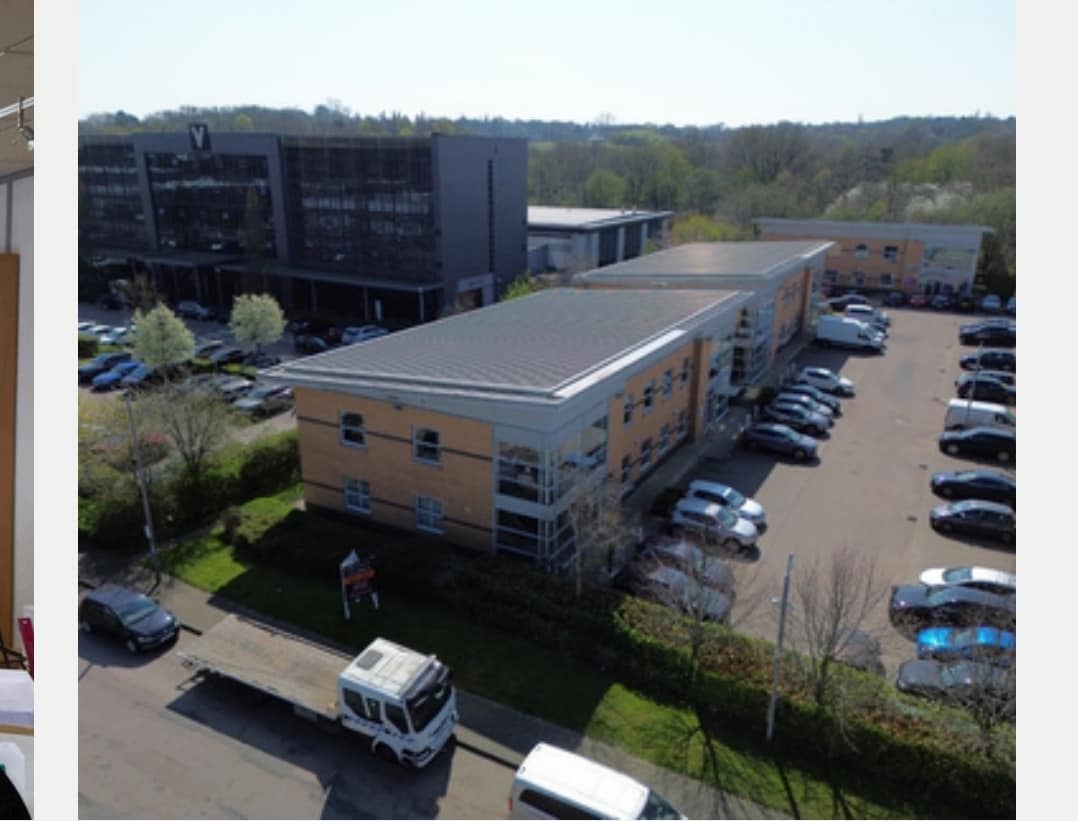 Centennial Ave, Borehamwood à louer Photo du bâtiment- Image 1 de 2