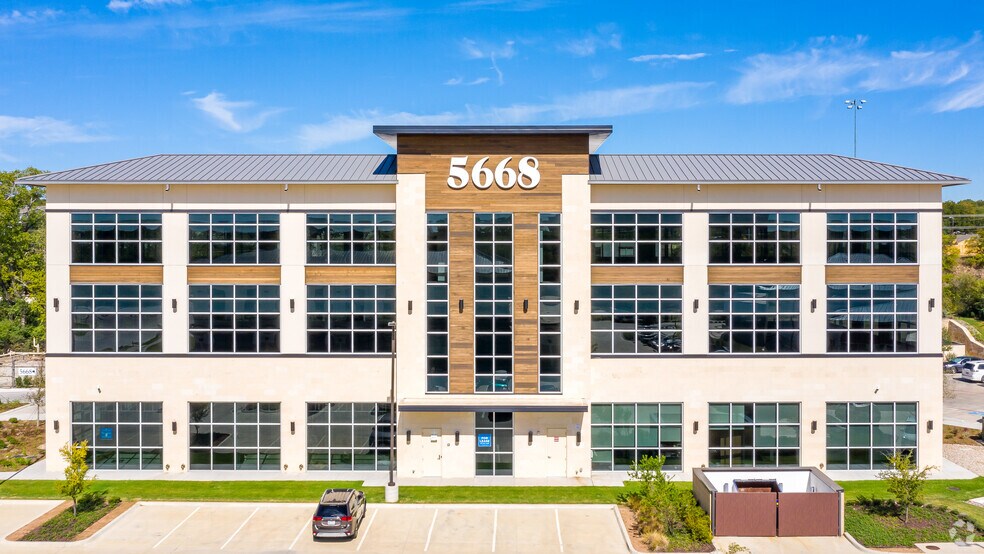 5668 Edwards Ranch Rd, Fort Worth, TX à louer - Photo du bâtiment - Image 2 de 7