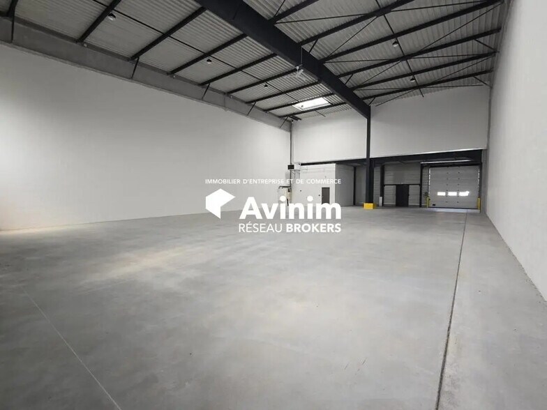 Office in SAINT-OUEN-L'AUMONE for lease - Interior Photo - Image 2 of 5