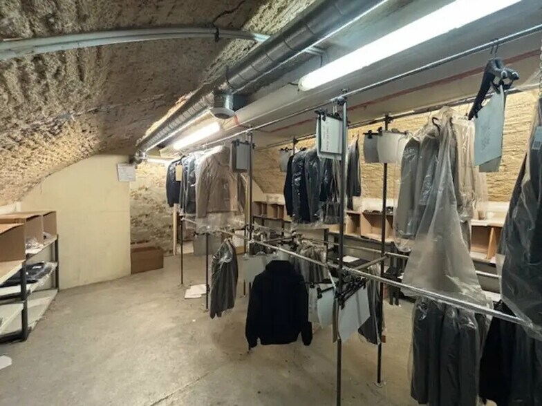 Commerce de détail dans Montpellier à louer - Photo du bâtiment - Image 3 de 3