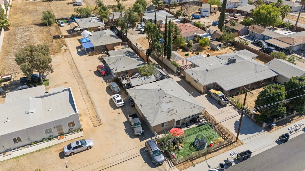 24393-24399 Myers Ave, Moreno Valley, CA for sale - Building Photo - Image 2 of 20