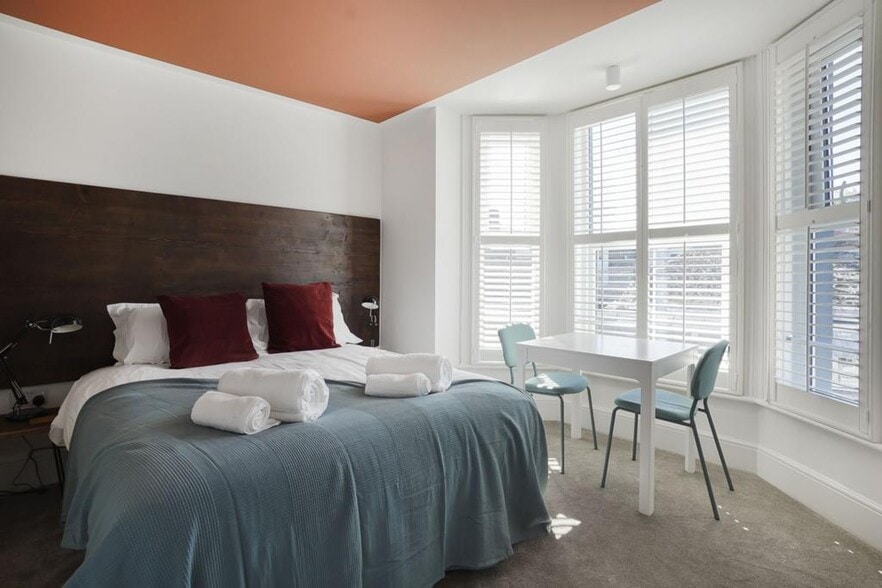 8 Cheriton Pl, Folkestone à vendre - Photo du bâtiment - Image 3 de 13