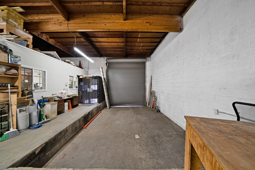 1830 E 58th Pl, Los Angeles, CA for sale - Interior Photo - Image 3 of 20