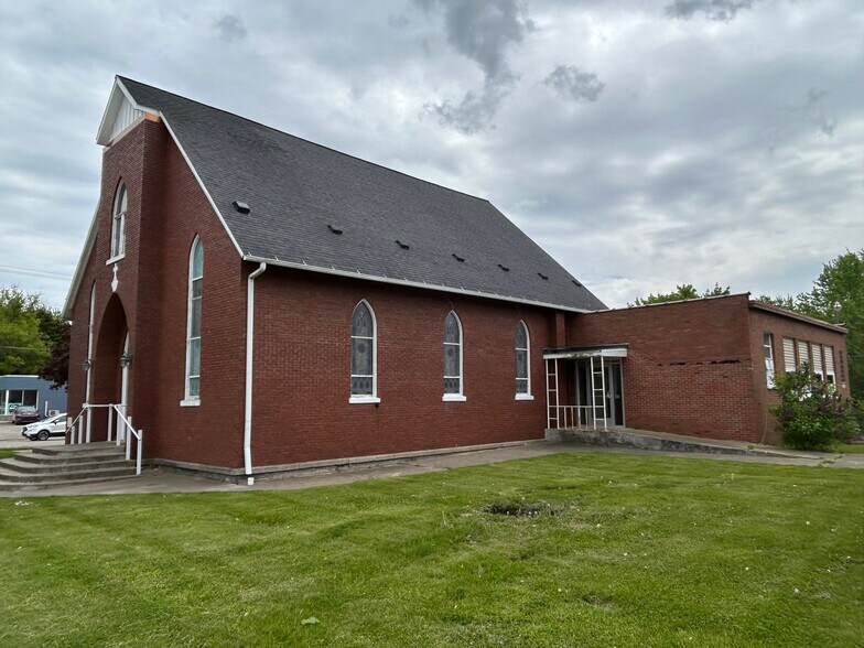 201 W State St, Scottville, MI à louer - Photo du bâtiment - Image 2 de 5