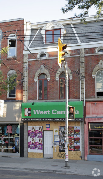 512 Queen St W, Toronto, ON à vendre - Photo du bâtiment - Image 2 de 2