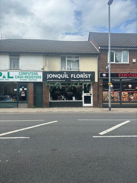 56 West St, Dunstable for sale - Building Photo - Image 2 of 2