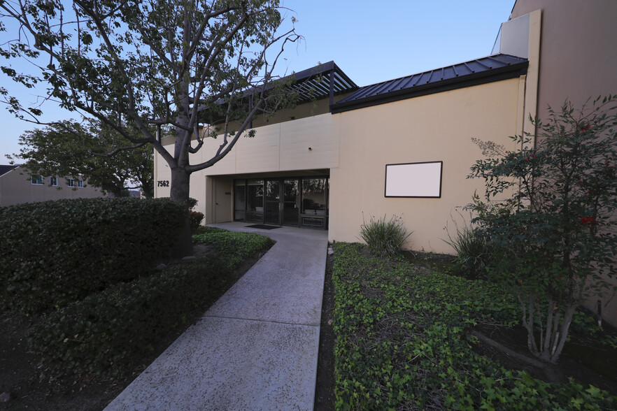 7562 Trade St, San Diego, CA for lease - Building Photo - Image 3 of 6