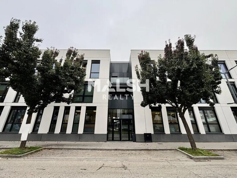Bureau dans Lyon à vendre - Photo du bâtiment - Image 1 de 12
