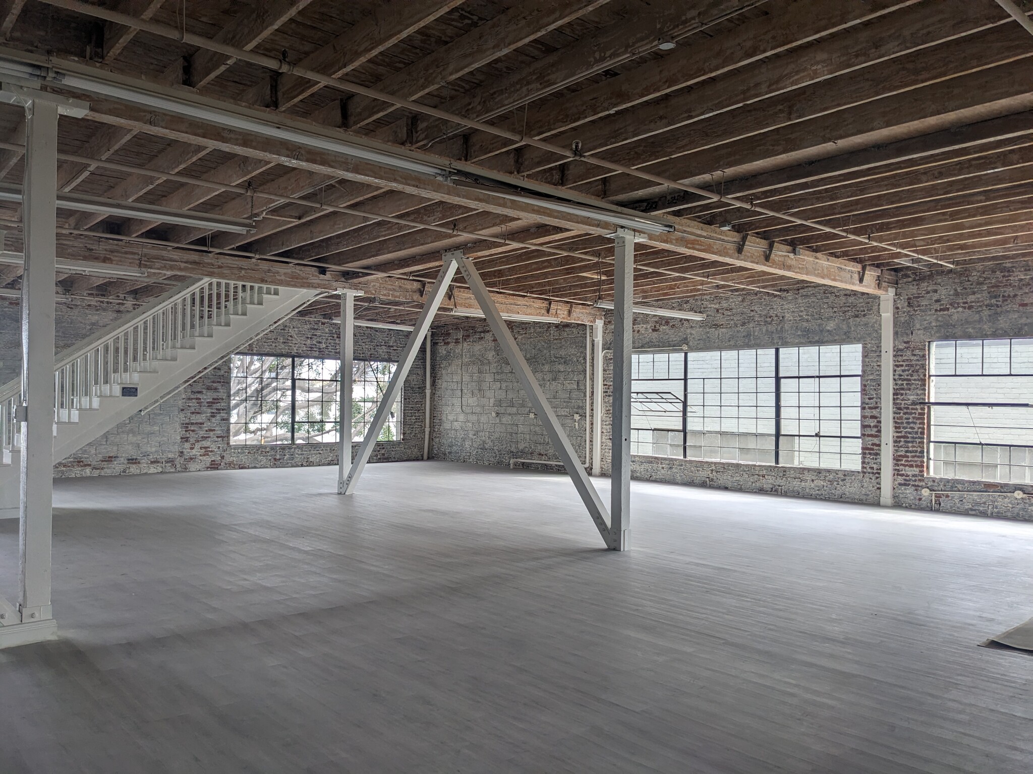 1801 S Hill St, Los Angeles, CA for lease Interior Photo- Image 1 of 1