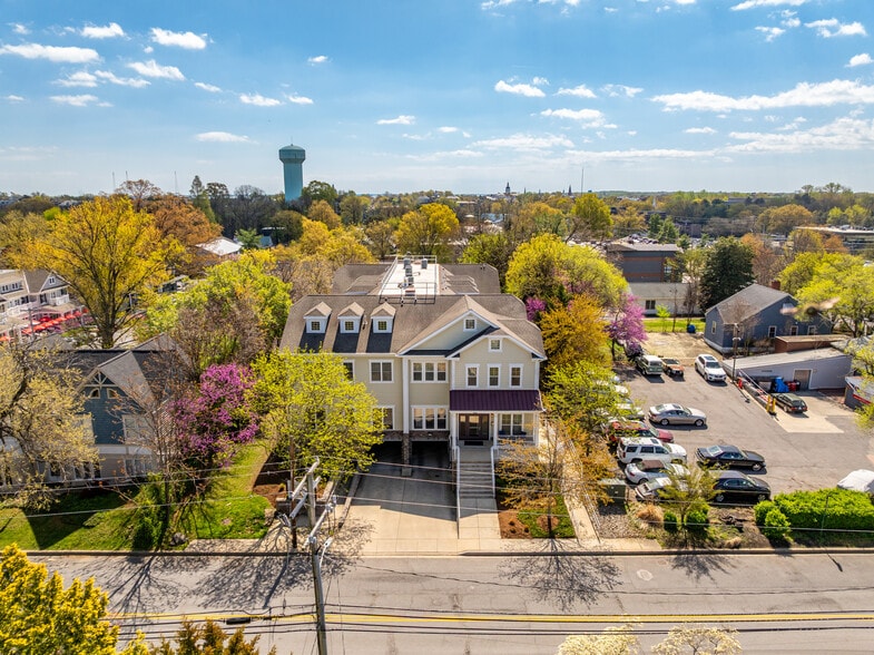 608 Melvin Ave, Annapolis, MD à louer - Photo du bâtiment - Image 2 de 13
