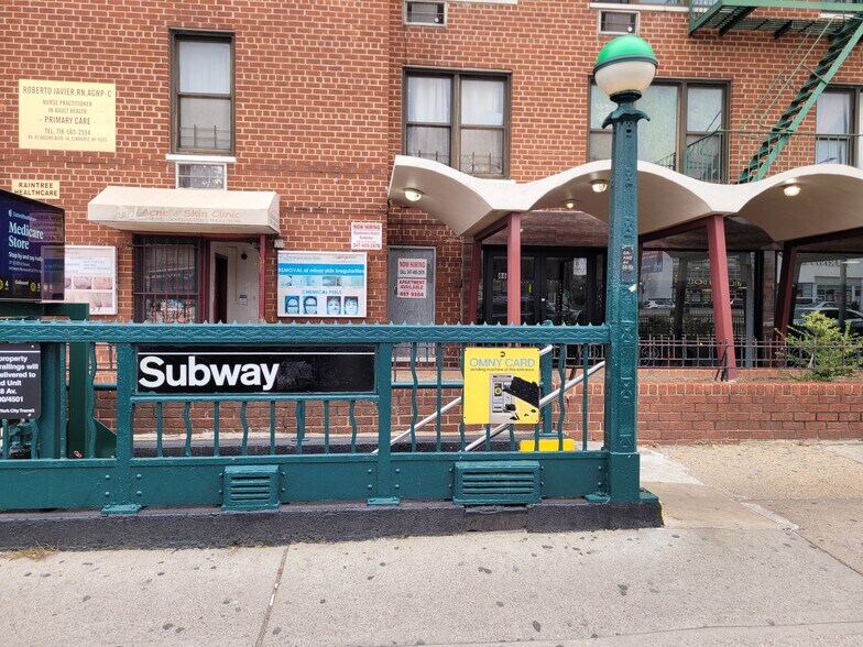 8635 Queens Blvd, Elmhurst, NY for lease - Building Photo - Image 3 of 13