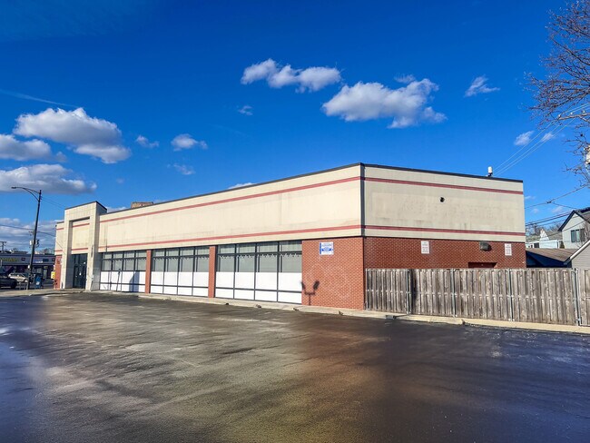Plus de détails pour 3311 N Pulaski Rd, Chicago, IL - Commerce de détail à louer