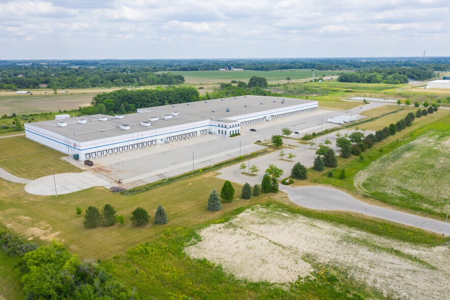 1701 Technical Dr, Saint Johns, MI for lease - Building Photo - Image 2 of 19