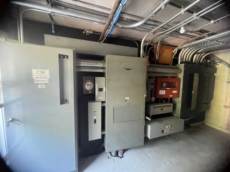 89 Viets St, New London, CT à vendre - Photo du bâtiment - Image 2 de 23