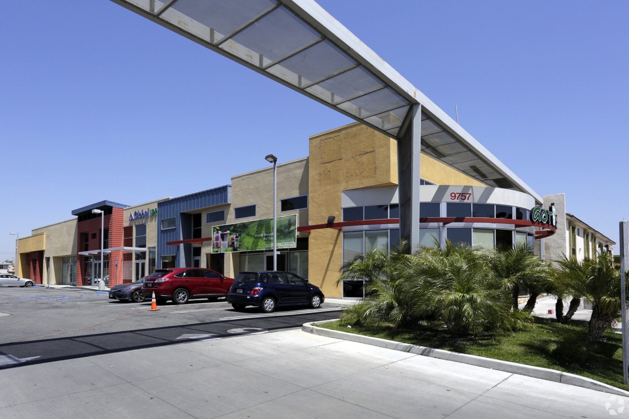 9755-9757 Garden Grove Blvd, Garden Grove, CA for lease Primary Photo- Image 1 of 3