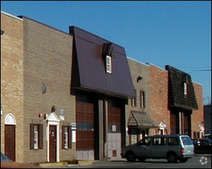 7432 Old Alexandria Ferry Rd, Clinton, MD à louer - Photo du bâtiment - Image 2 de 10