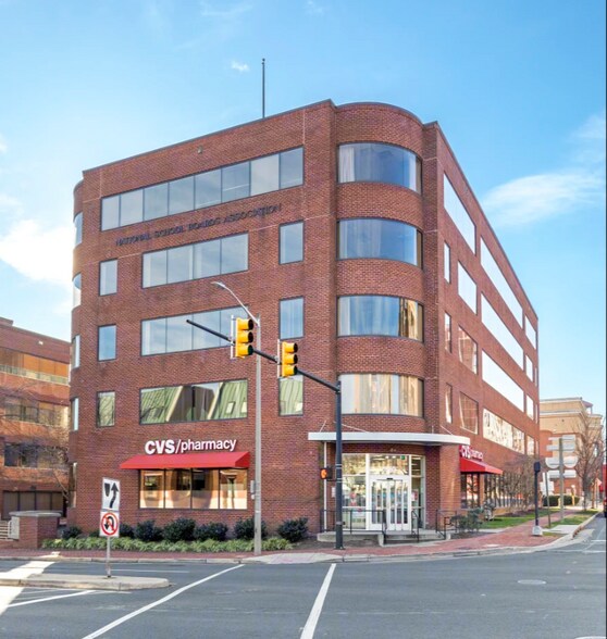 1680 Duke St, Alexandria, VA à louer - Photo du bâtiment - Image 2 de 9