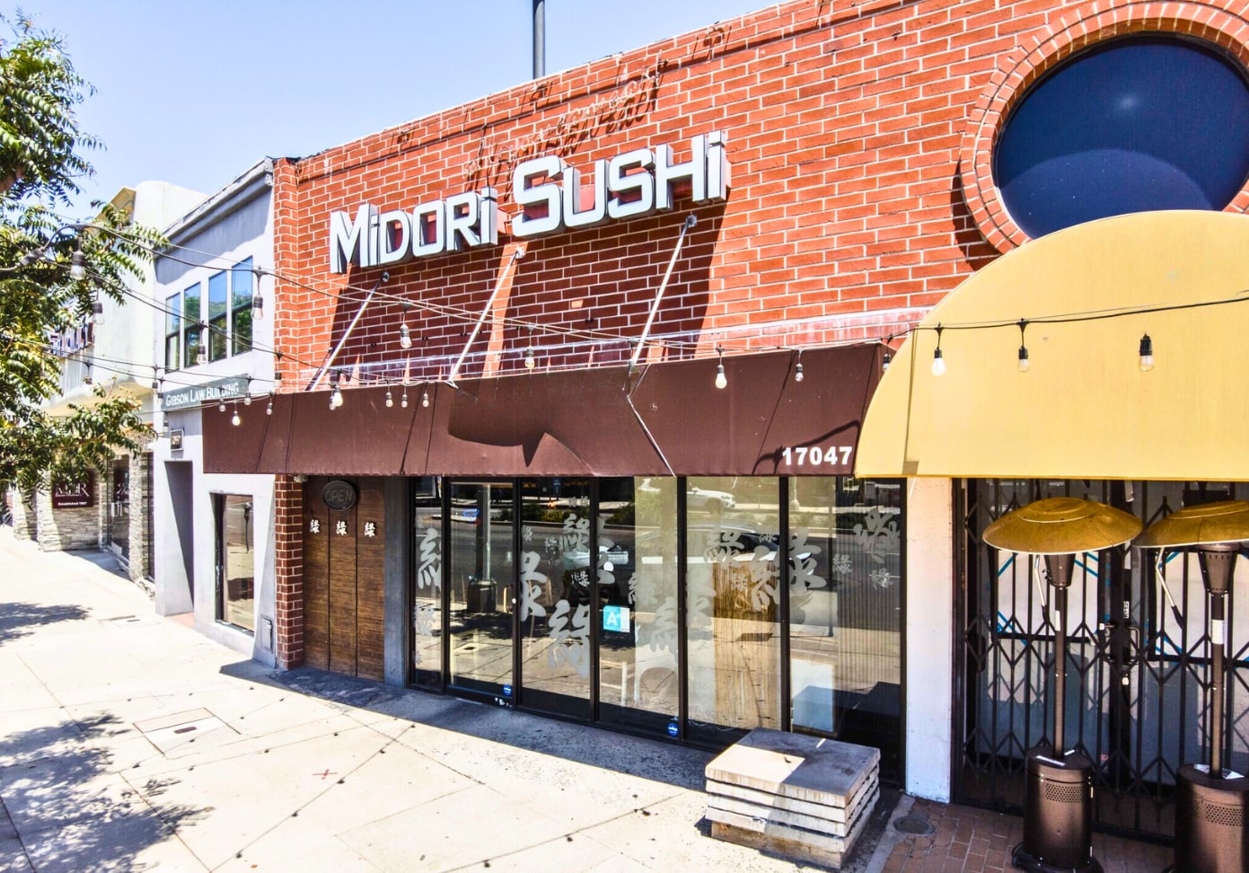 17047 Ventura Blvd, Encino, CA for sale Primary Photo- Image 1 of 10