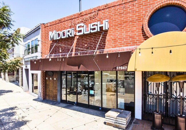 More details for 17047 Ventura Blvd, Encino, CA - Retail for Sale