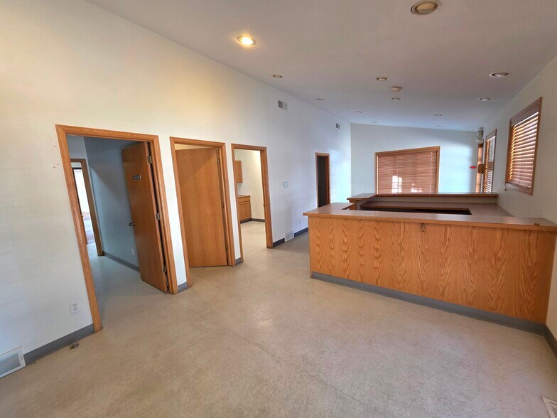 20 3rd Ave, Longmont, CO à louer - Photo du bâtiment - Image 3 de 4