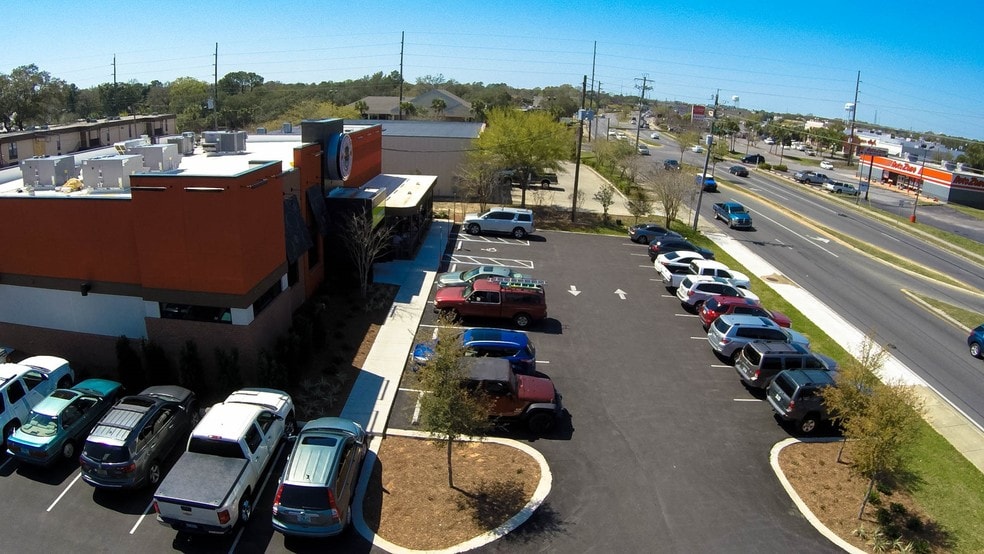 402 Mary Esther Cut-off, Fort Walton Beach, FL à louer - Photo du bâtiment - Image 2 de 26