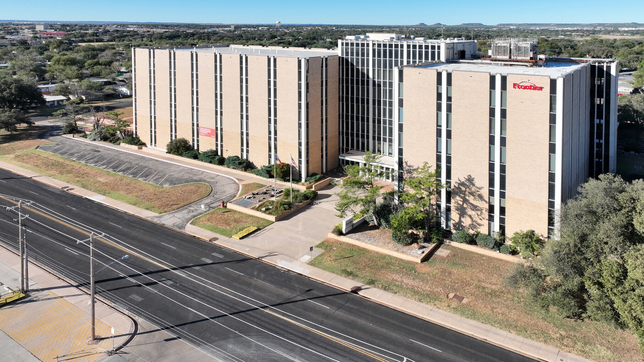 2701 S Johnson St, San Angelo, TX à vendre Photo du bâtiment- Image 1 de 19