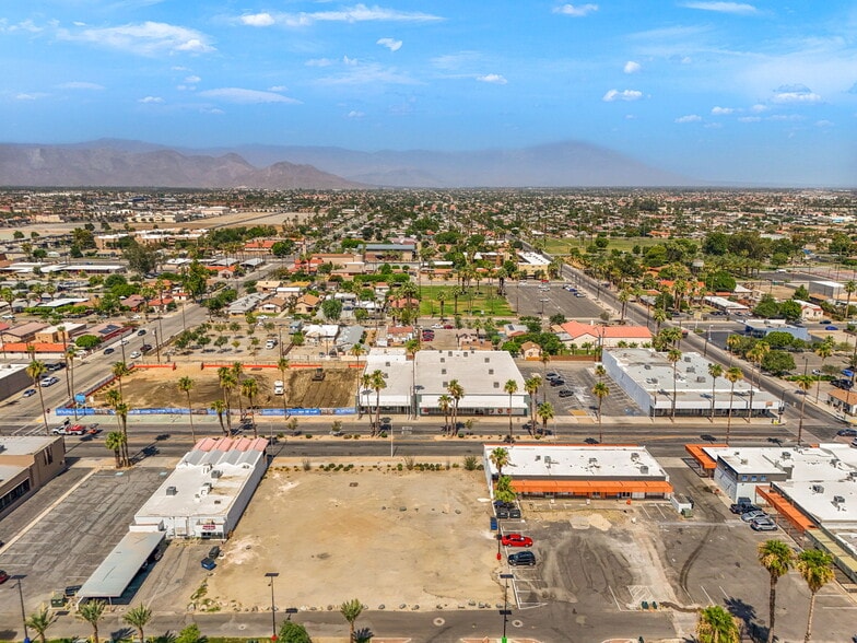 45073 Oasis St, Indio, CA for lease - Building Photo - Image 2 of 12