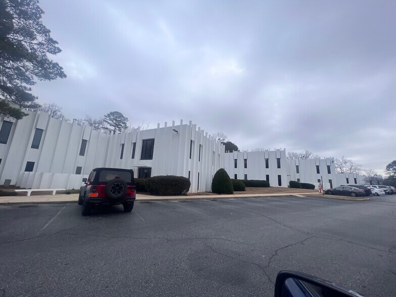 2500 W Broad St, Athens, GA à louer - Photo du bâtiment - Image 3 de 4