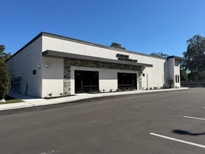 517 Eichenfeld Dr, Brandon, FL for lease Building Photo- Image 2 of 10