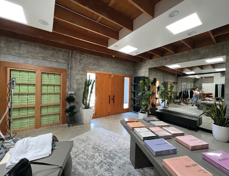 3375 S Robertson Blvd, Los Angeles, CA à louer - Photo intérieure - Image 2 de 5