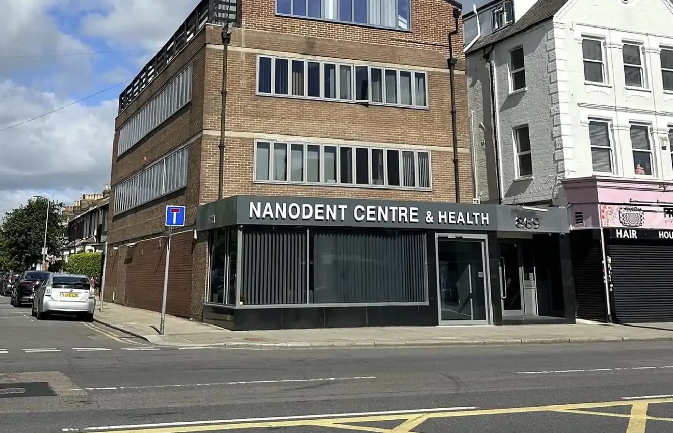 869 High Rd, London for lease Primary Photo- Image 1 of 5