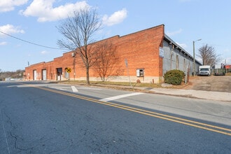 821 E 25th St, Winston-Salem, NC à louer Photo intérieure- Image 2 de 10