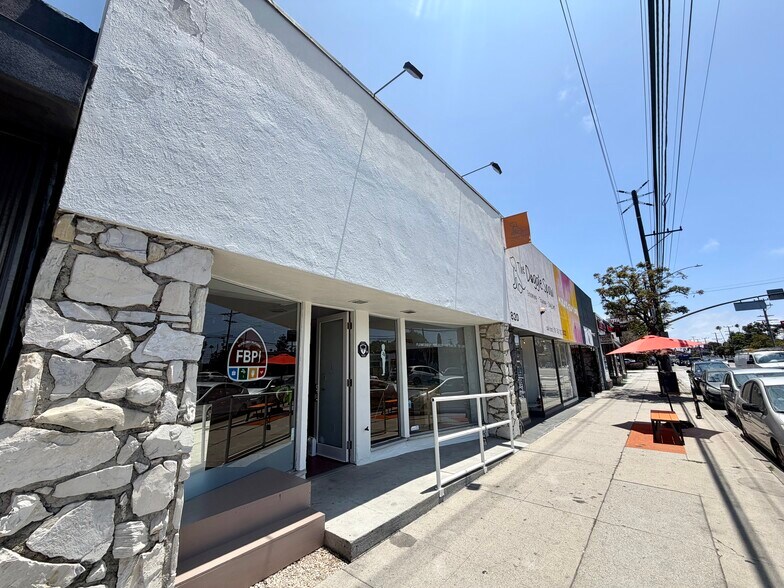 816 Lincoln Blvd, Venice, CA à louer - Photo du bâtiment - Image 3 de 30